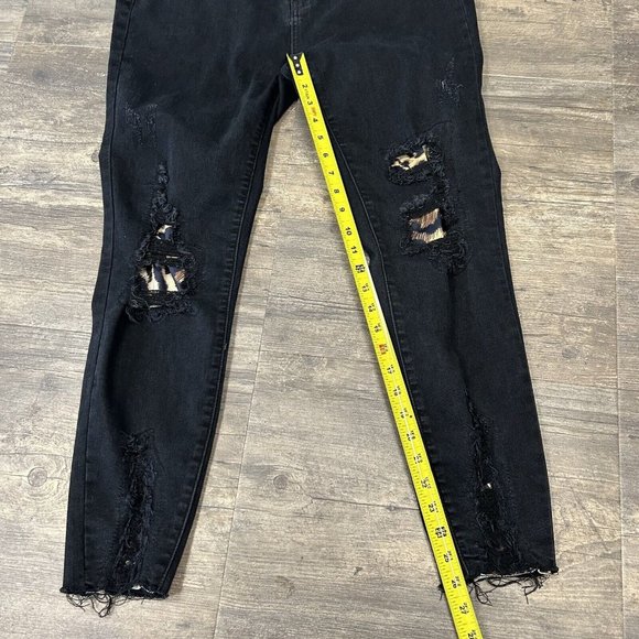 Judy Blue Skinny Fit Jeans 13/31 Stretch Black Distressed Animal Print Raw Hem - Picture 5 of 10